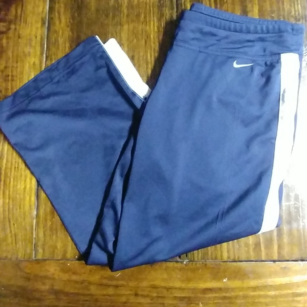 Nike Womens Size Small Athletic Capri Pants